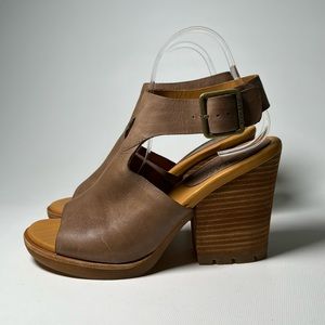 Kork-Ease Heeled Ankle Strap Sandals - sz 9